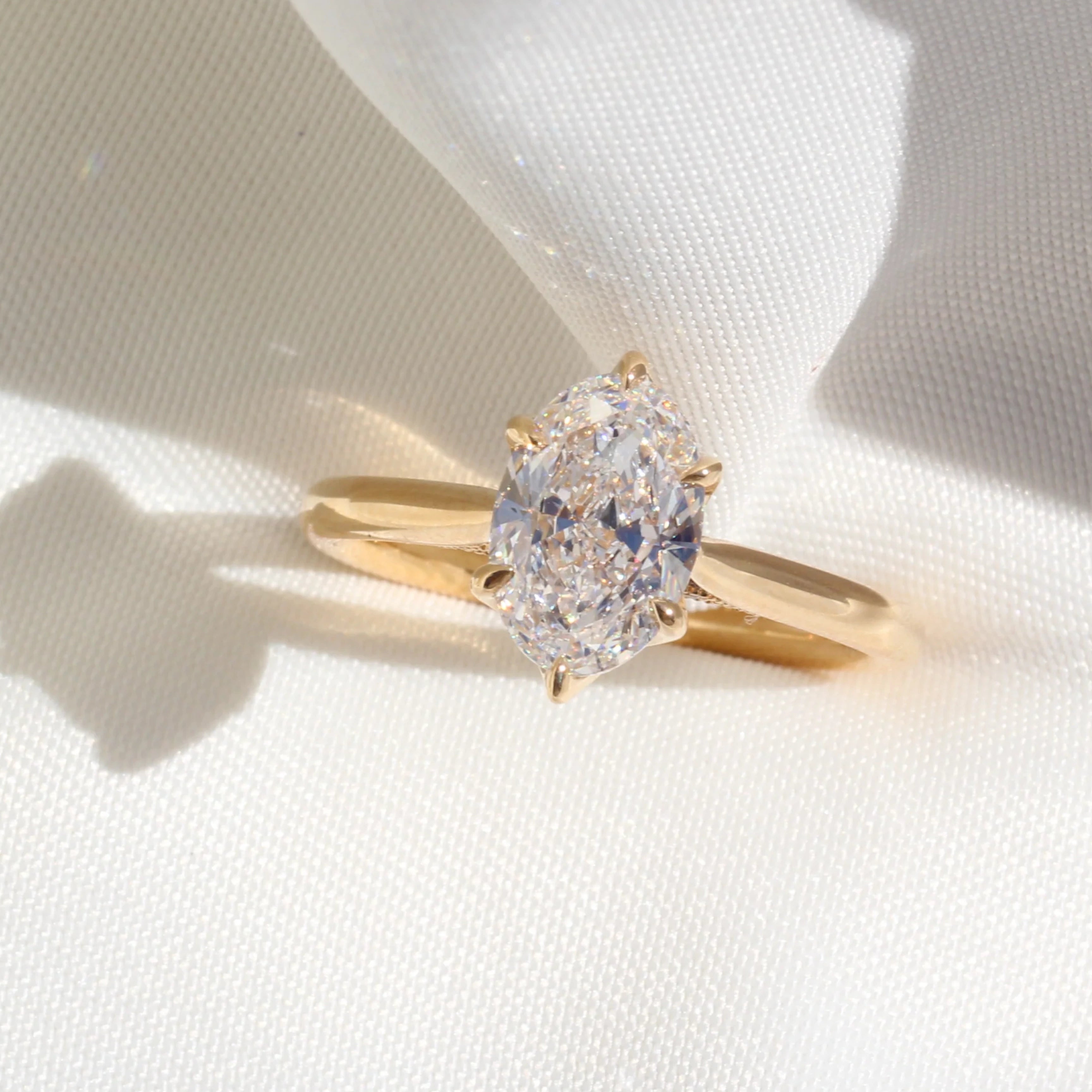 🔥90% OFF Last Day Sale |Vintage Monaco™ Seamless Petal Arch Solitaire